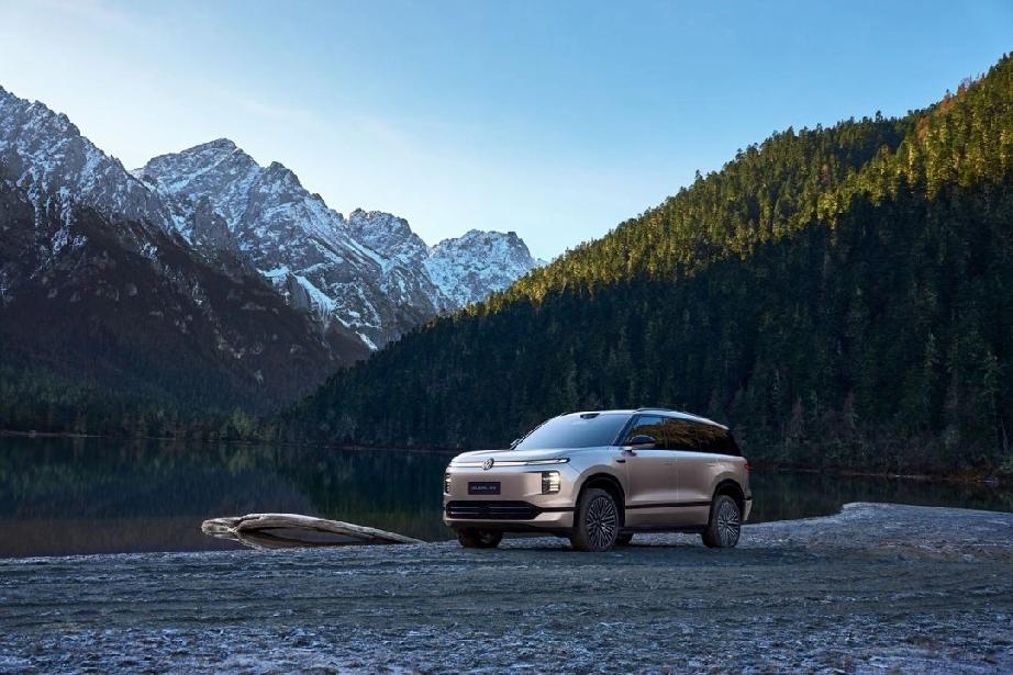 [微风]大众9X预售发布，5.2米车身的胡同芭蕾，ID.ERA 9X在窄巷完成蟹