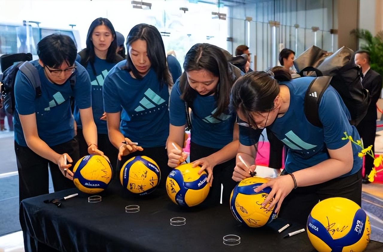 中国女排名单公布
2026年世界女排联赛总决赛于7月22日至26日在澳门东亚运动