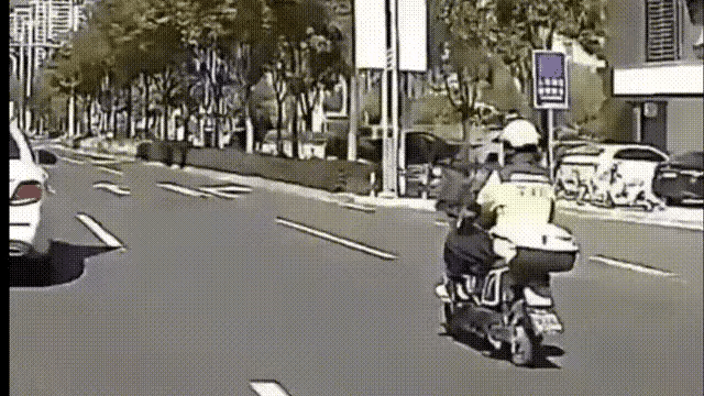 还不错！
温柔一蹭，给小哥上了一课！不过，这火口也真够难把握滴？是不是看着就胆战