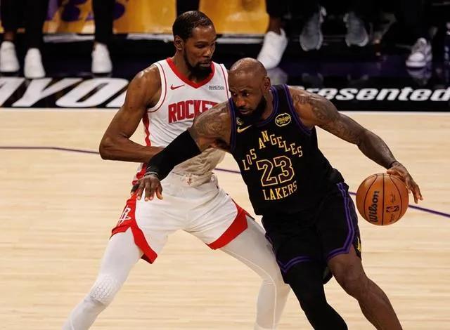 杜兰特又伤了！火箭核心G3出战概率仅50%，湖人迎晋级良机

火箭训练馆内的气氛