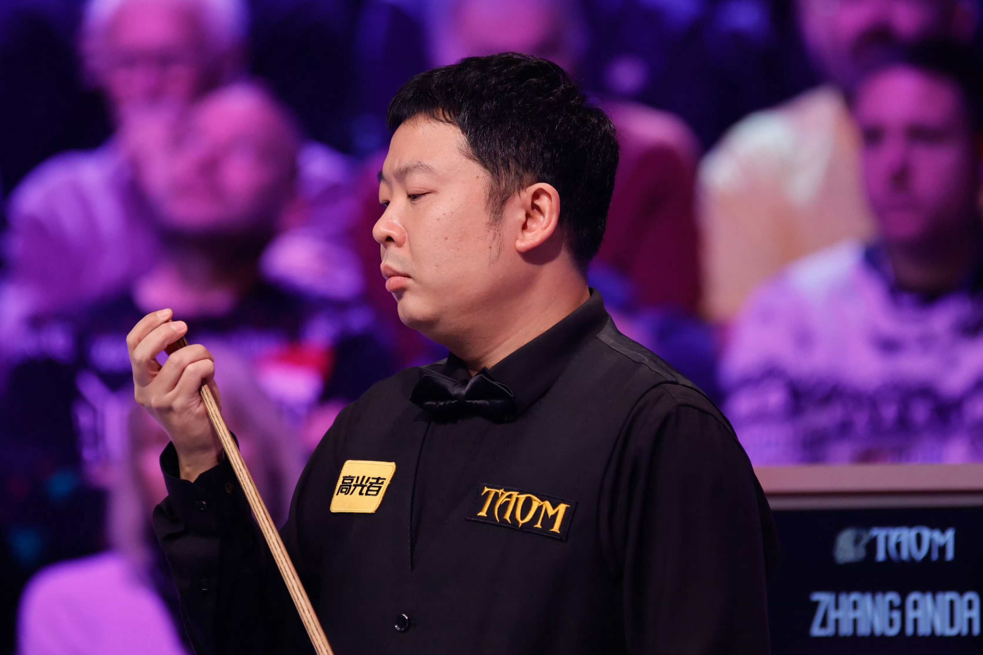 英锦赛第二轮中国德比大战中，张安达状态出色，以6-2战胜赵心童，连续第三年晋级英