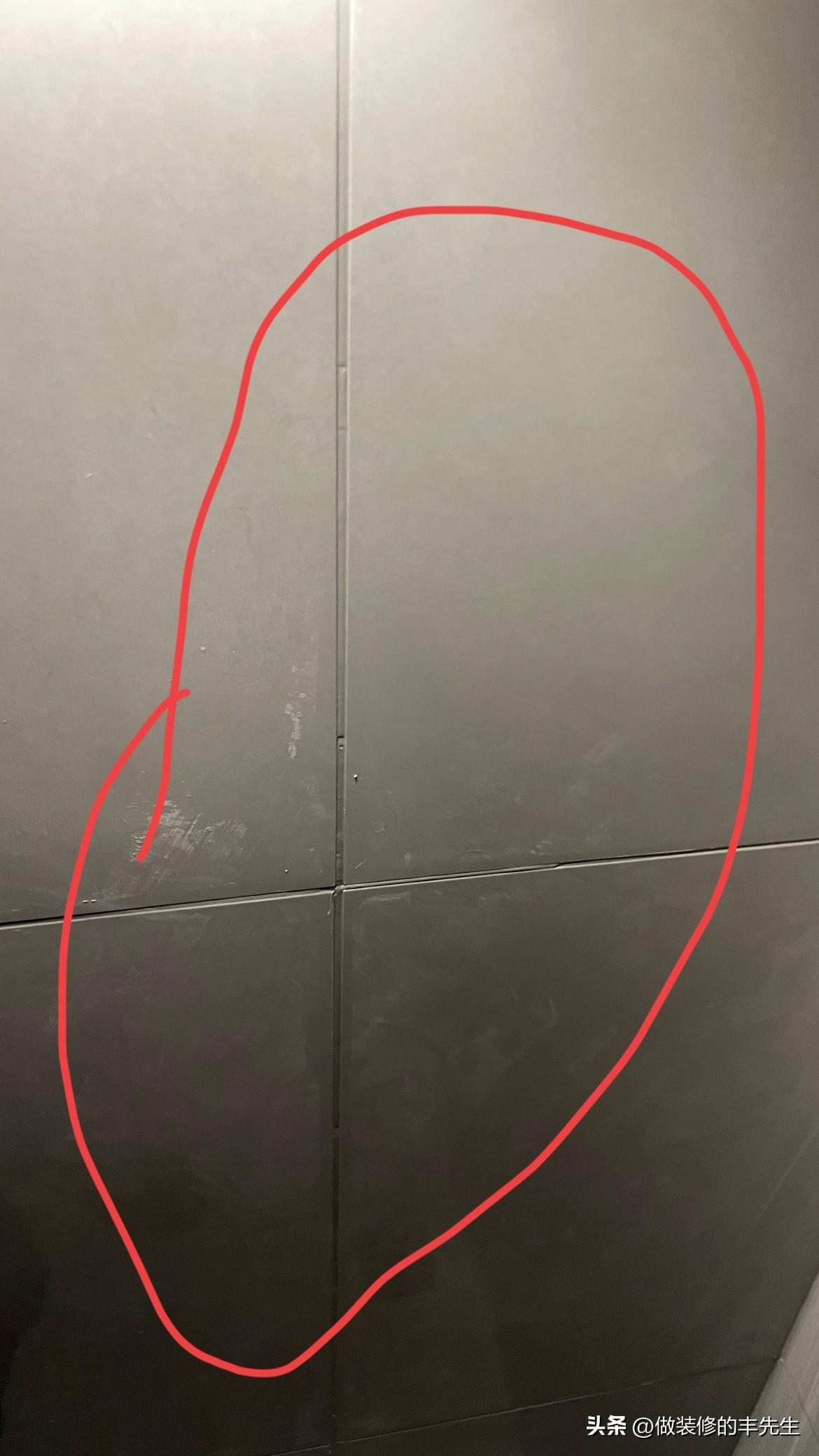 新家墙地砖铺砖完工，这是做好的美缝实景效果！有的地方是缝隙没有清理干净，有的地方