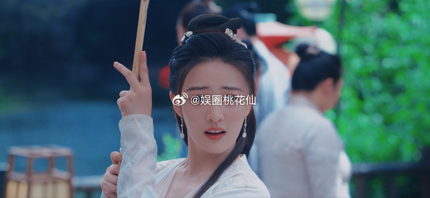 #徐璐新剧武侠片喜剧片来回横跳#  在武侠的洒脱和喜剧的搞笑之间切换自如，光是看