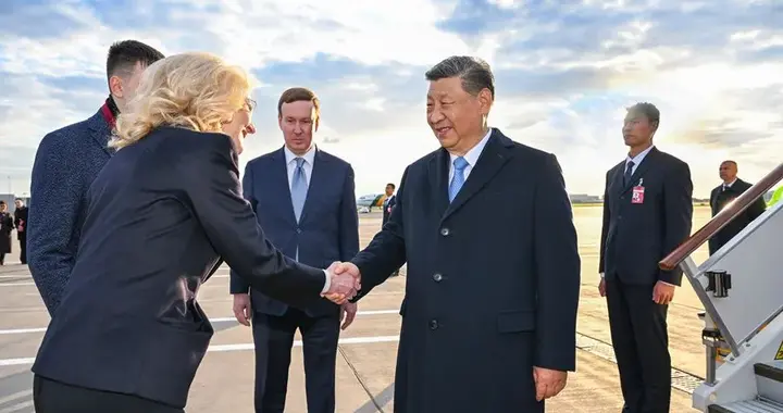 习近平抵达莫斯科对俄罗斯进行国事访问并出席纪念苏联伟大卫国战争胜利80周年庆典