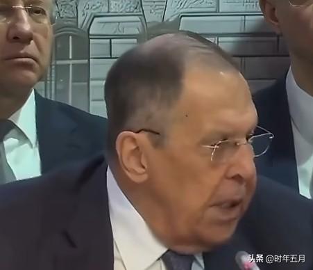 俄罗斯外长拉夫罗夫指责那些懦弱的海湾国家：

“许多阿拉伯君主国曾公开表示，局势