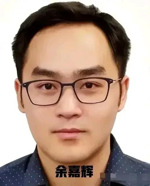 从美国高科技企业英伟达老总黄仁勋高薪网罗了两位清华毕业的芯片 Al 顶尖技术人才