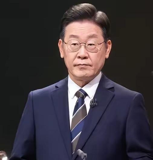 韩国传出消息
7月6日，韩国总统李在明在青瓦台召开专门会议，敲定半导体、物理AI
