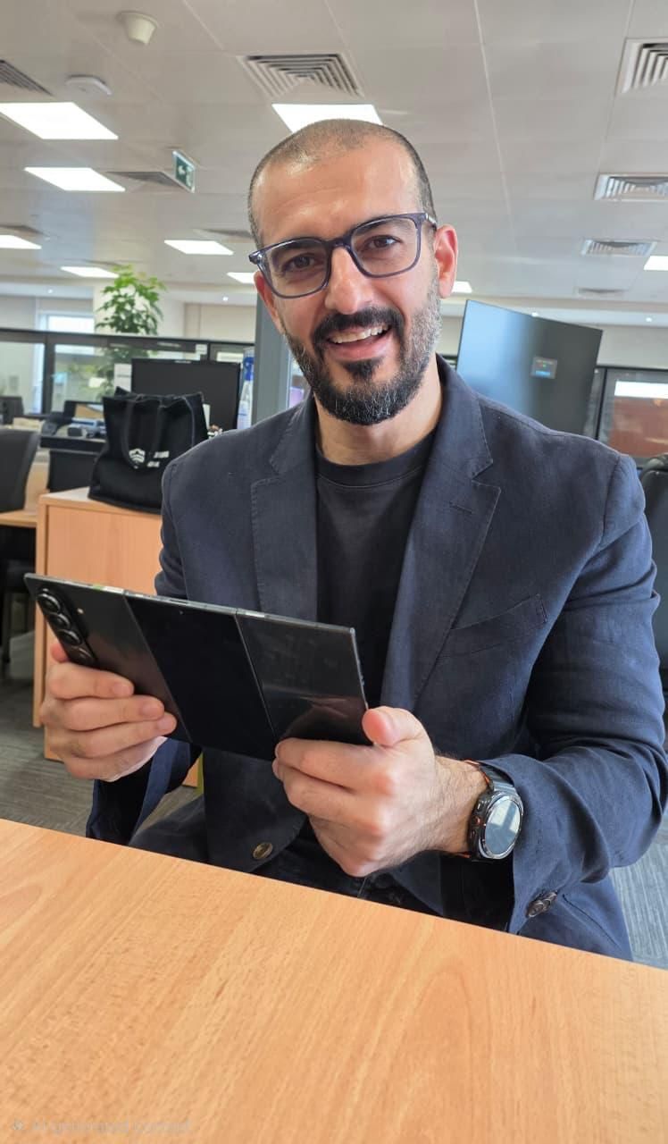 作者本人澄清四摄Galaxy Z TriFold不存在，是错觉，并放出之前的原图