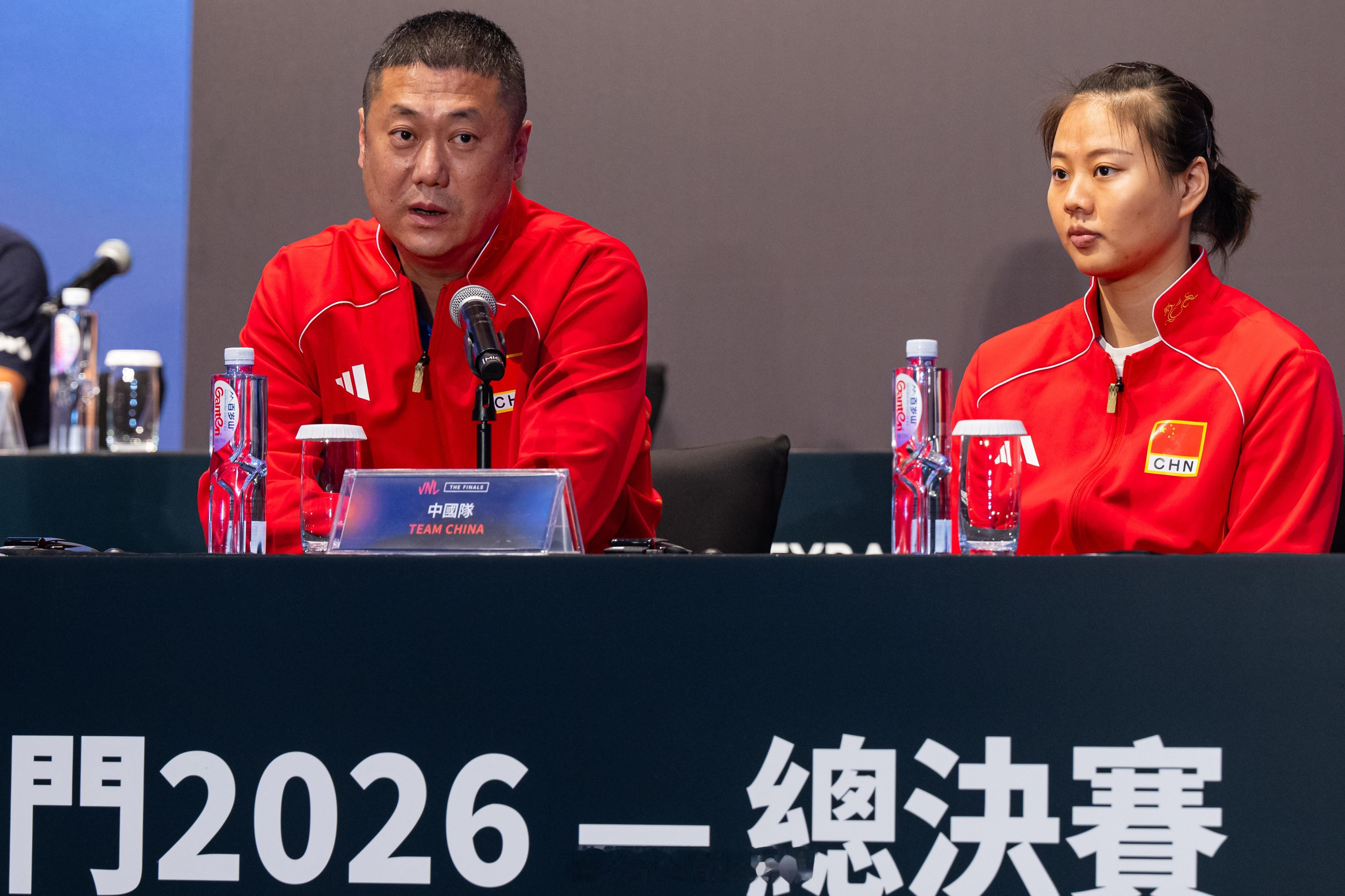 【中国女排主教练赵勇：全力以赴与美国队打出精彩比赛】中国女排2026世界女排联赛