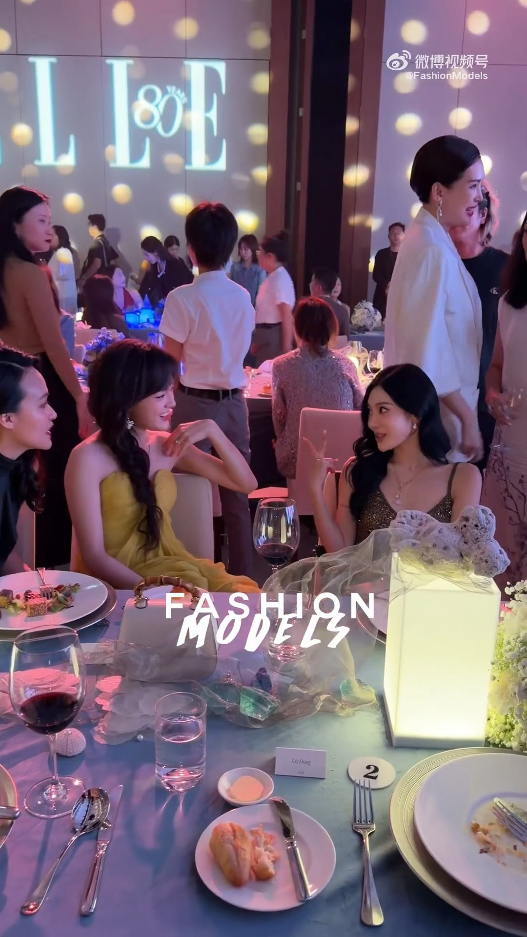 啊啊啊啊啊啊啊宁艺卓对文淇说那你陪我文淇：“好”(傲娇脸)宁艺卓对文淇说那你陪我