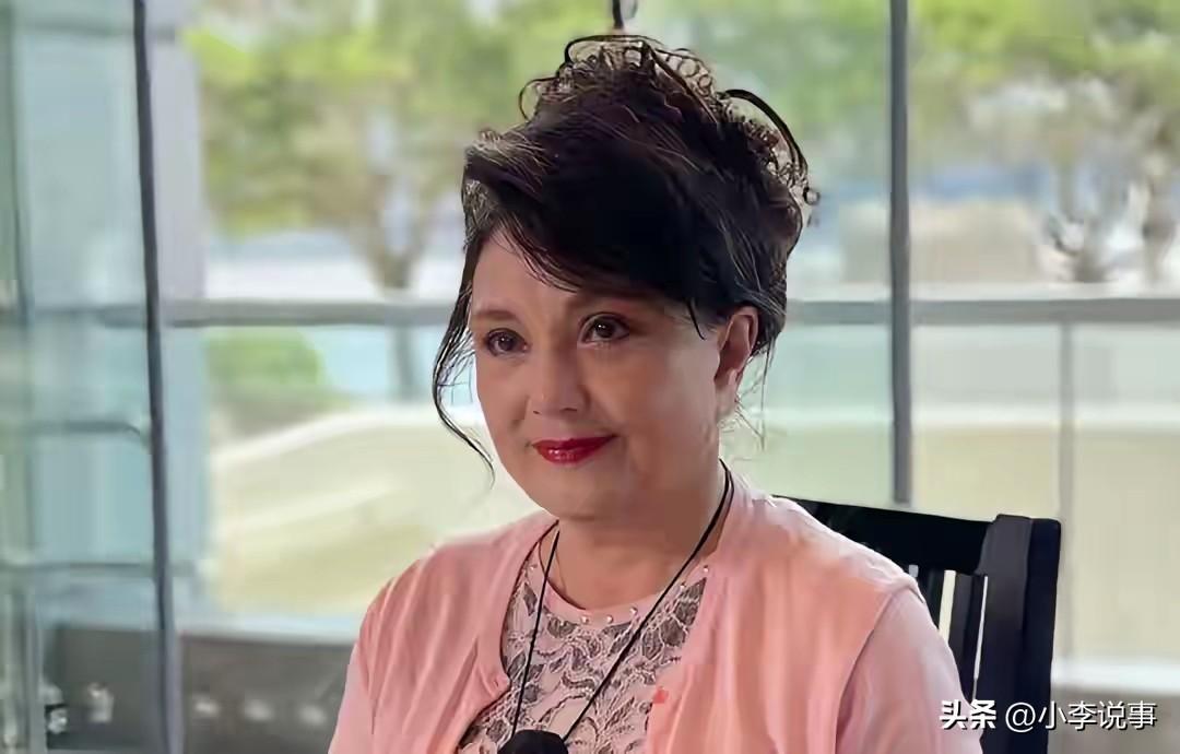 一场小病，为何偏偏夺走74岁施明的余生？看到消息那一刻，心里真的堵得喘不过气。