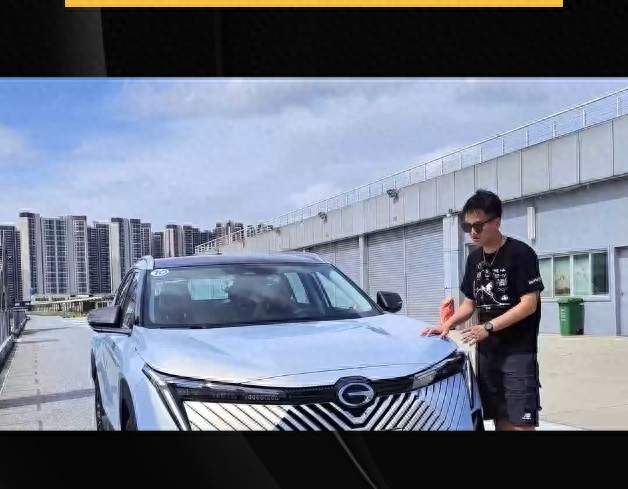 标题：红旗天工实车到店！车友看车、试驾可以安排了
