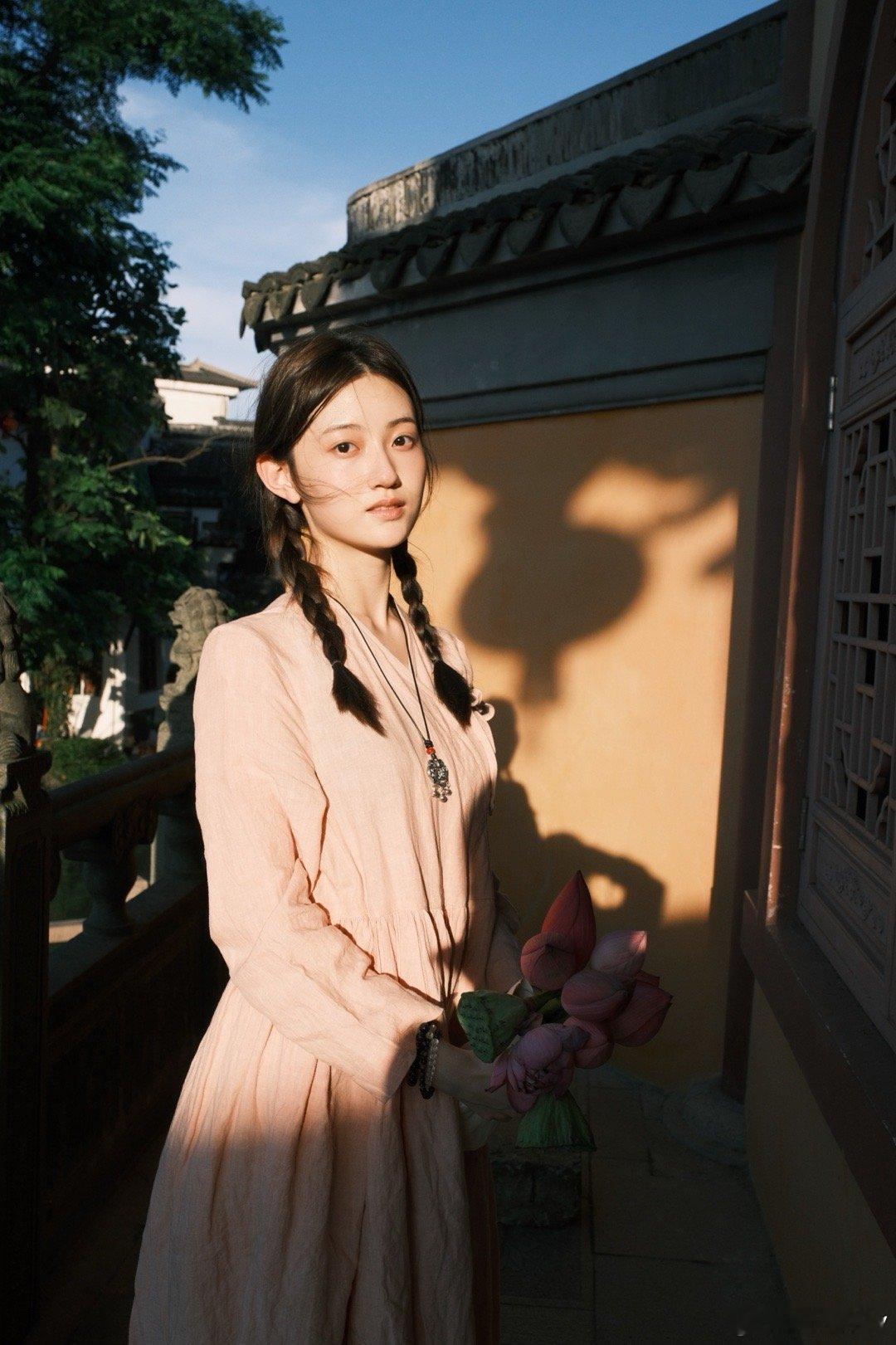 催夏展荷 ​​​