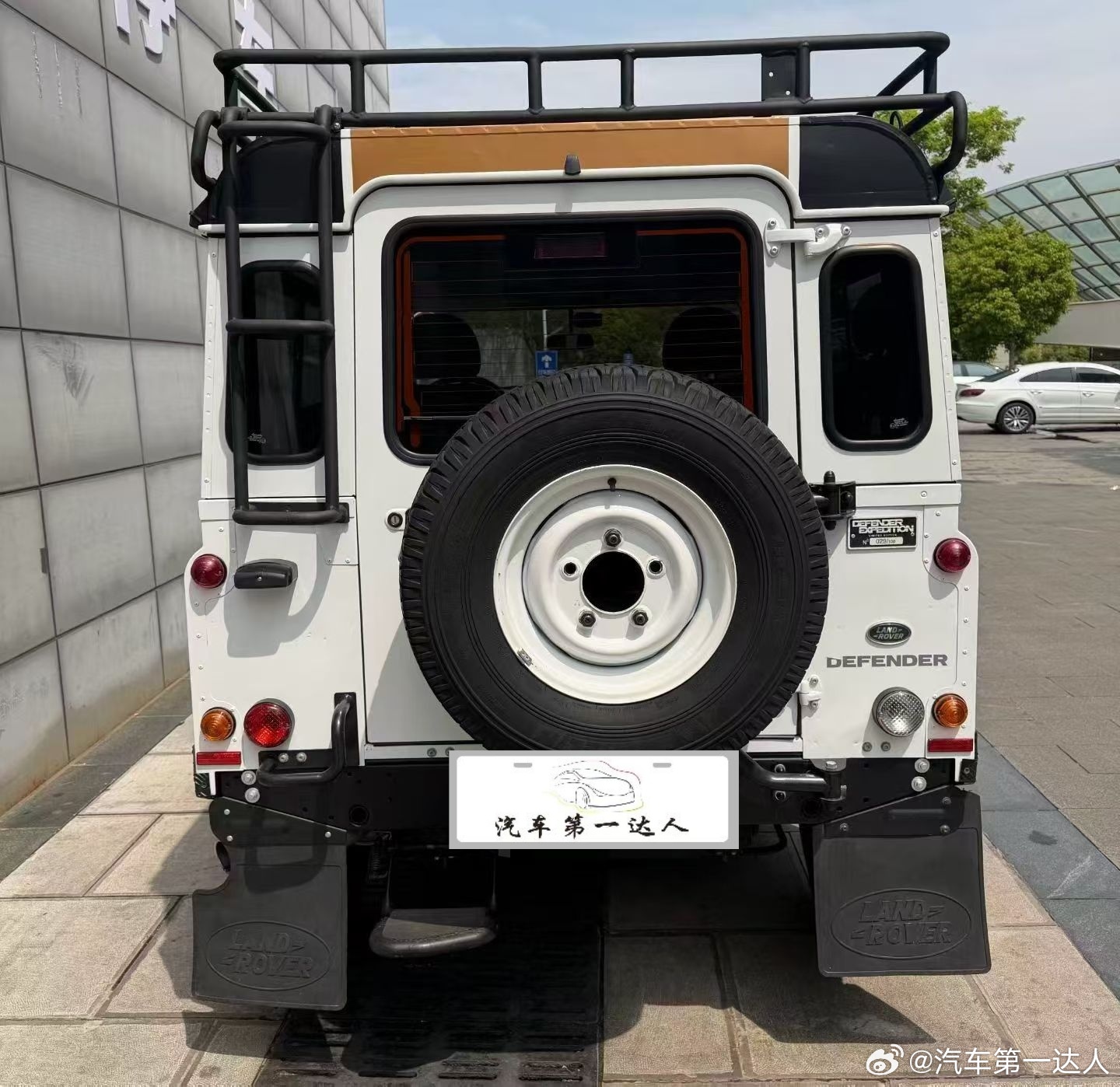 路虎卫士90 女王探险限量版29/100台，2019年3月上户，行驶6万公里多，
