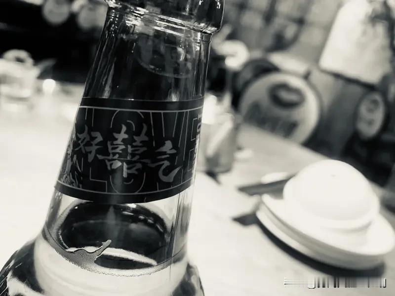 看到“吃春夏秋冬苦”这个上联，我立马来了兴致。这上联里“春夏秋冬”代表四季，把一