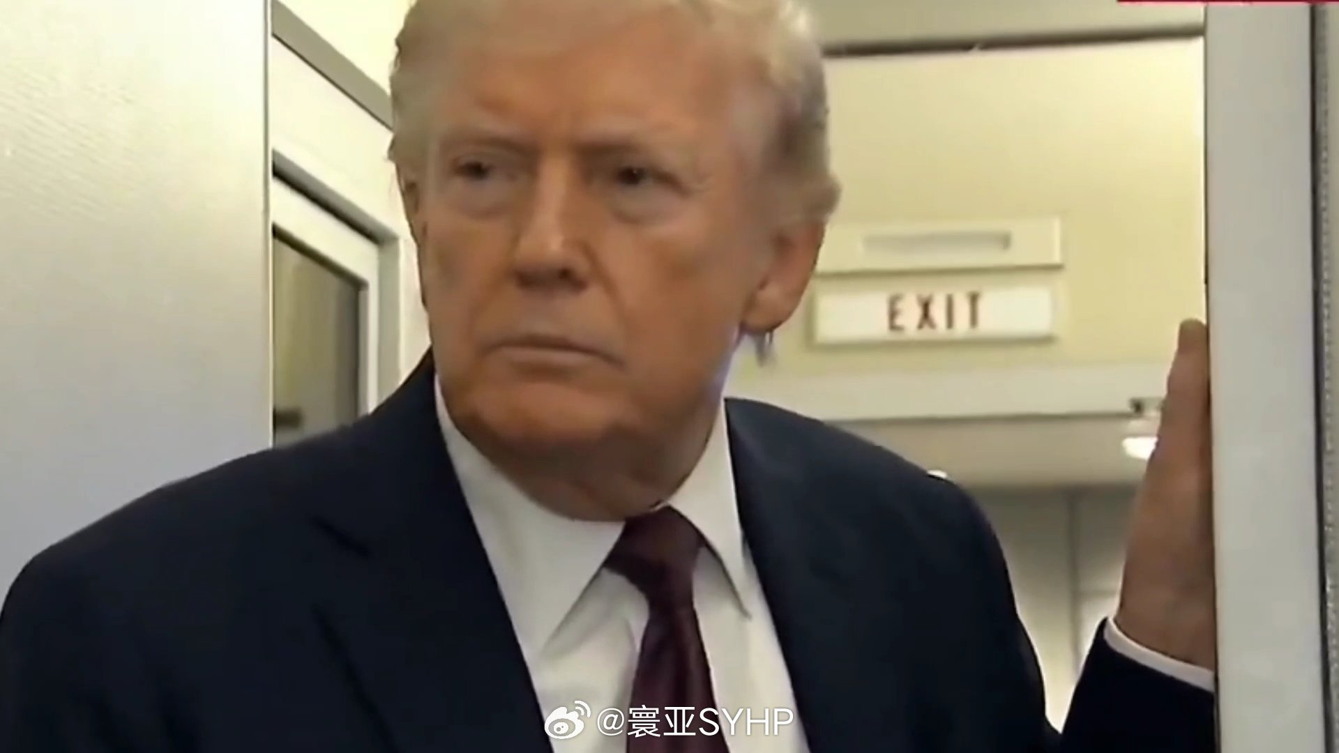 特朗普称伊朗人集会是AI视频特朗普在“空军一号”飞机上接受记者采访时称，还有一件