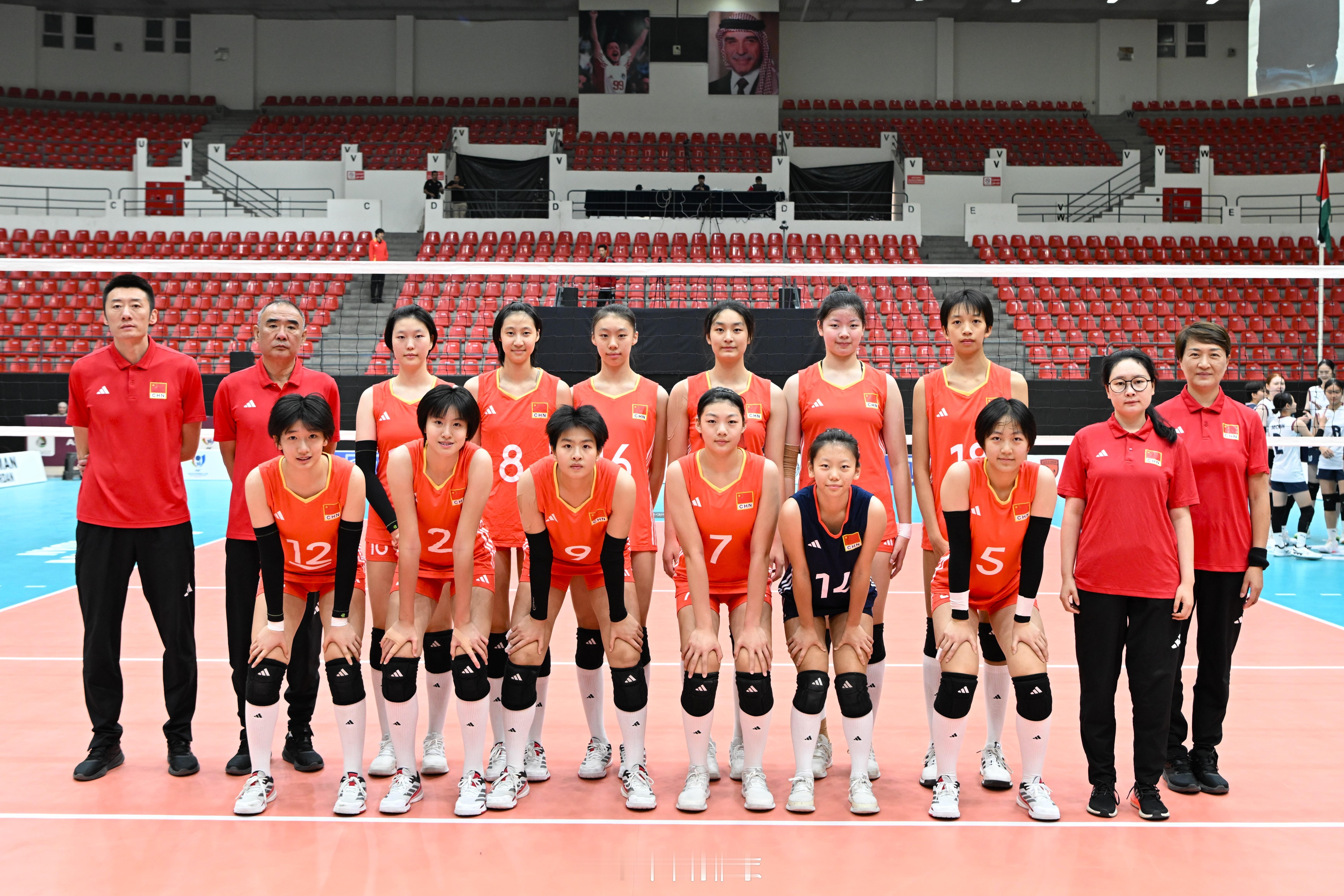 2025U16女排亚锦赛 中国队合影。名单： ​​​