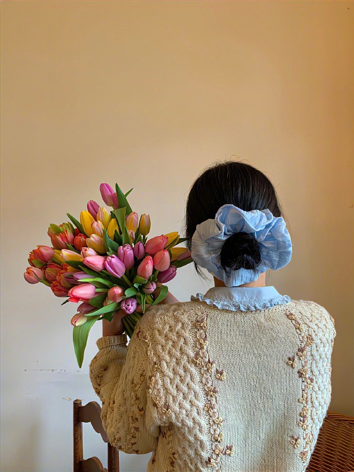 🌷我会无限托举自己，到达任何想去的地方。向外求求而不得，向内求生生不息。 