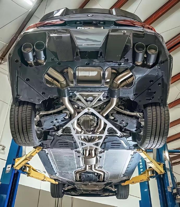 燃油车宝马的底盘设计，有没有赏心悦目？ 