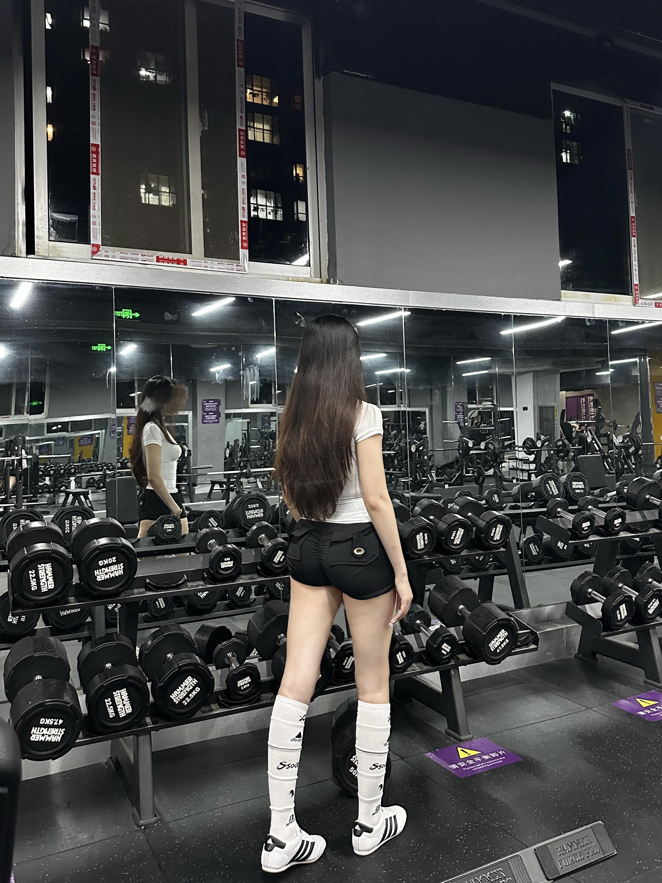 爱我恨我都要排队。