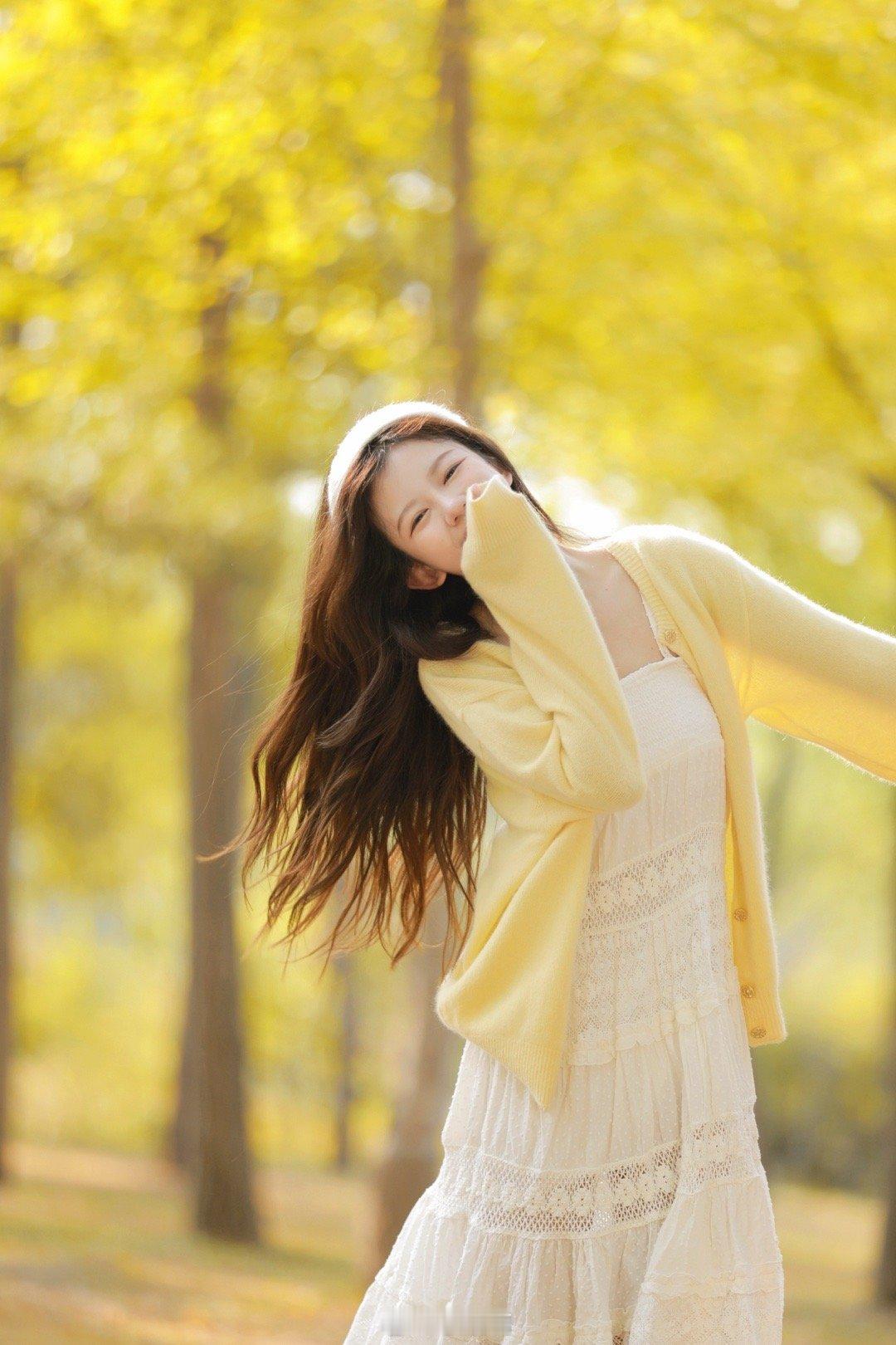 又到了北京的秋天 银杏写真拍起来！拍摄器材：佳能R6ll+RF70-200#EO