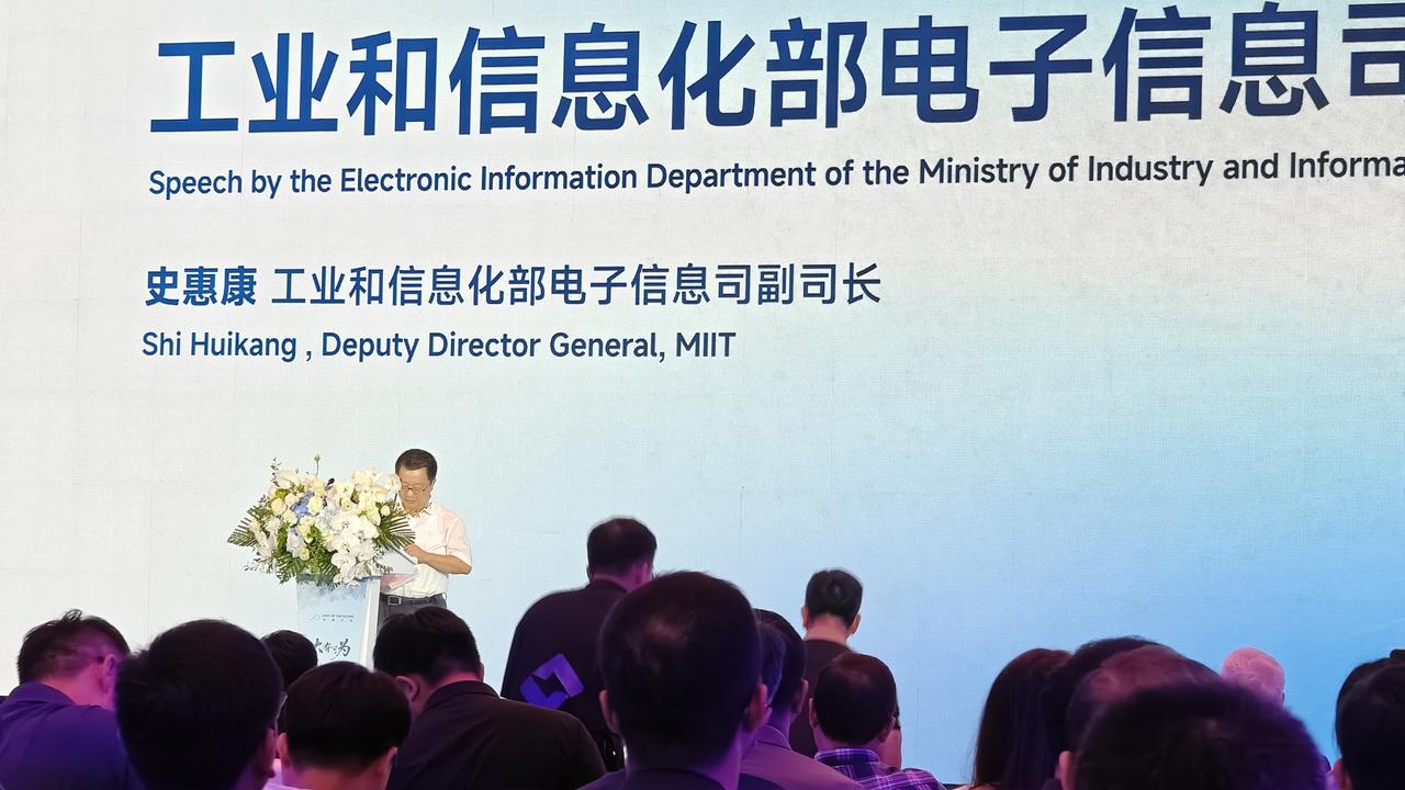 一晃激光显示大会已经办了7届，激光显示产业在龙头企业的带动下，这几年不断壮大成熟