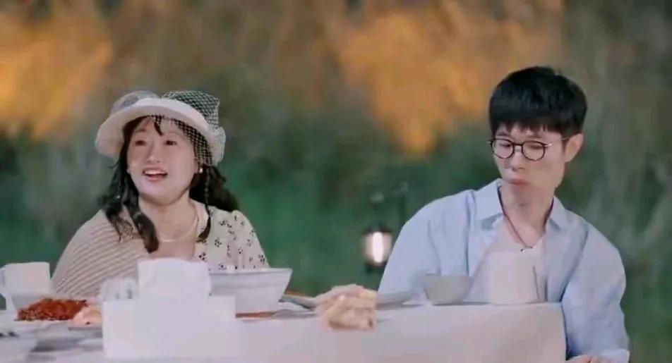 麦林和李行亮才是最好的演员。
网友的喜怒哀乐跟随着他俩的喜怒哀乐。大家的情绪乃至