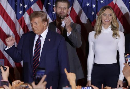 就在刚刚，美方透露：特朗普访华时，将会带上这两个人，其中一人是儿媳妇。

特朗普