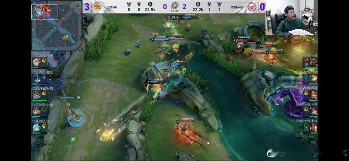 小度绕后WB对战RW第四局的这波团战太窒息了，苏烈明明已经就位等着开团，结果关羽