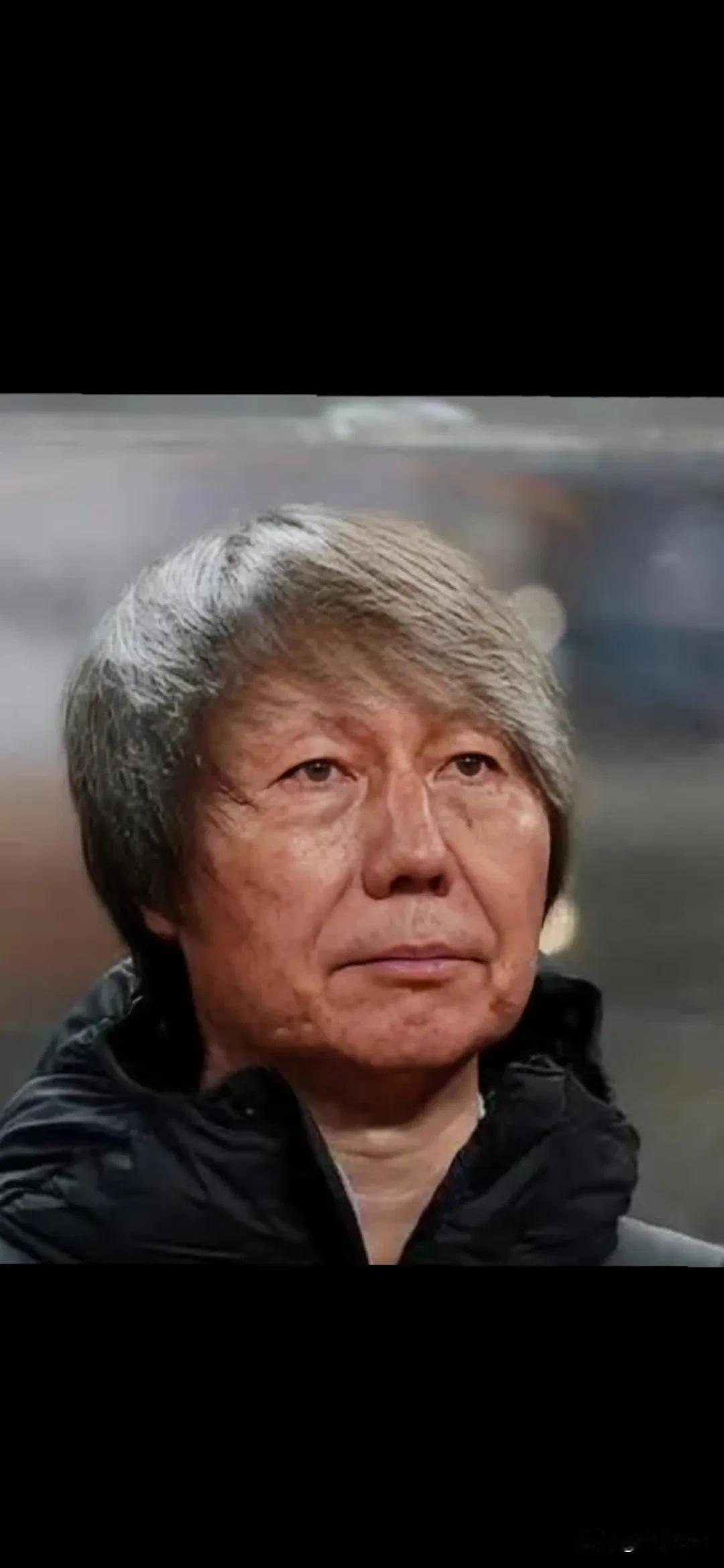 想象一下李铁的老年生活一定非常凄凉。

首先，李铁老婆龙菲与李铁离婚无可厚非，毕