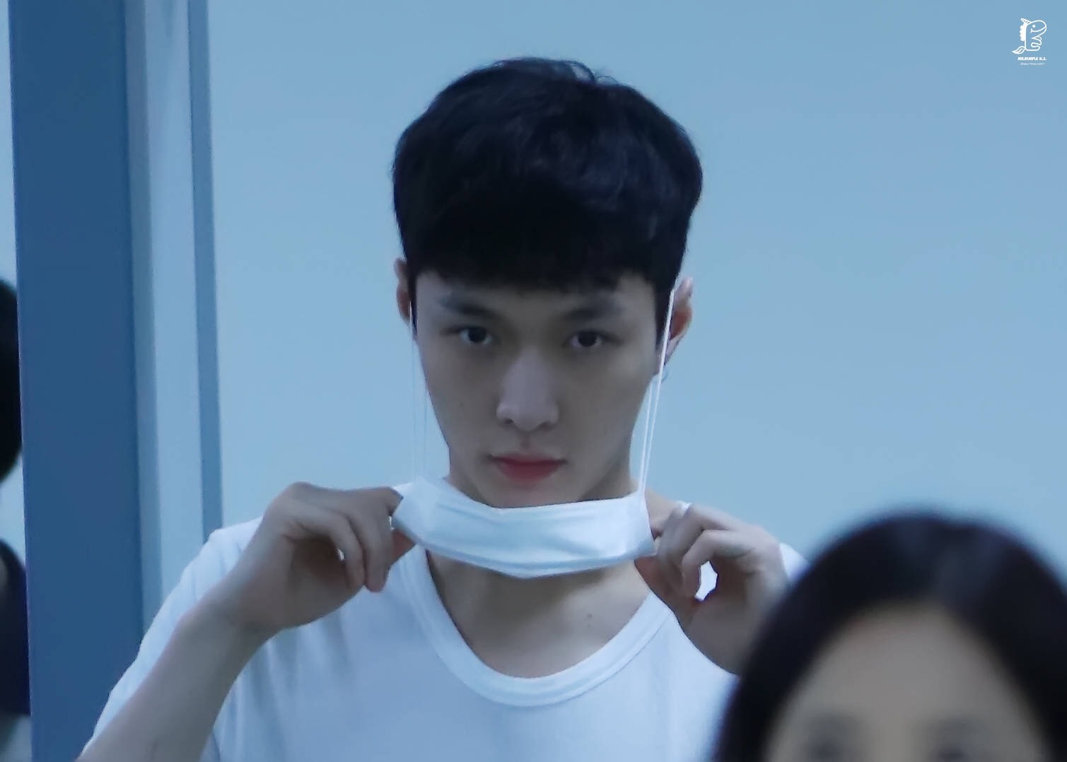 张艺兴张艺兴考古日记张艺兴 齐刘海短发妹妹头回顾中201608 cr.logo 