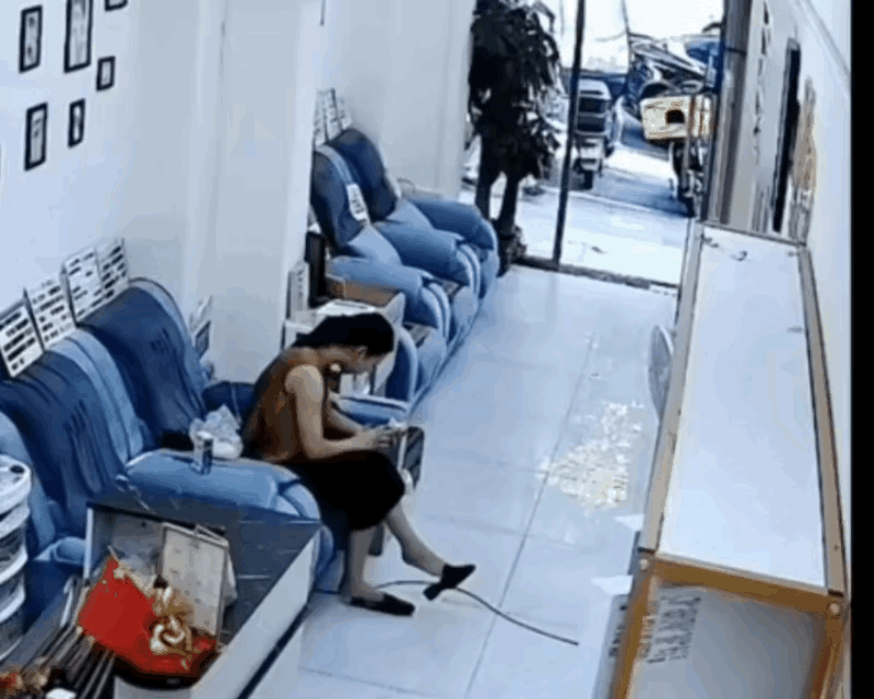 早餐店遇“碰瓷式索赔”？别慌！这波操作才是真解气

谁能想到吃个早餐还能被“找上