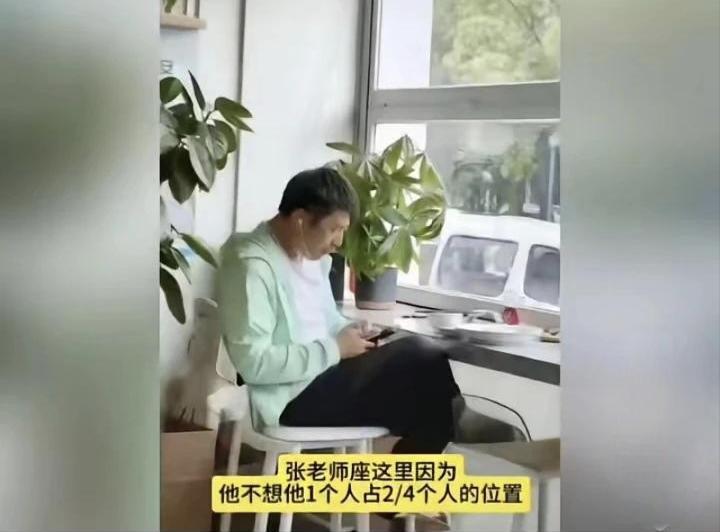 一个人的魅力有多大？看看他走了以后，还能有多么大的影响力就明白了。

张雪峰已经