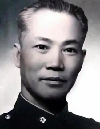 1943年，陈诚给古鼎新发密电，要他除掉上司王劲哉，古鼎新拿到密电后，拿给王劲哉