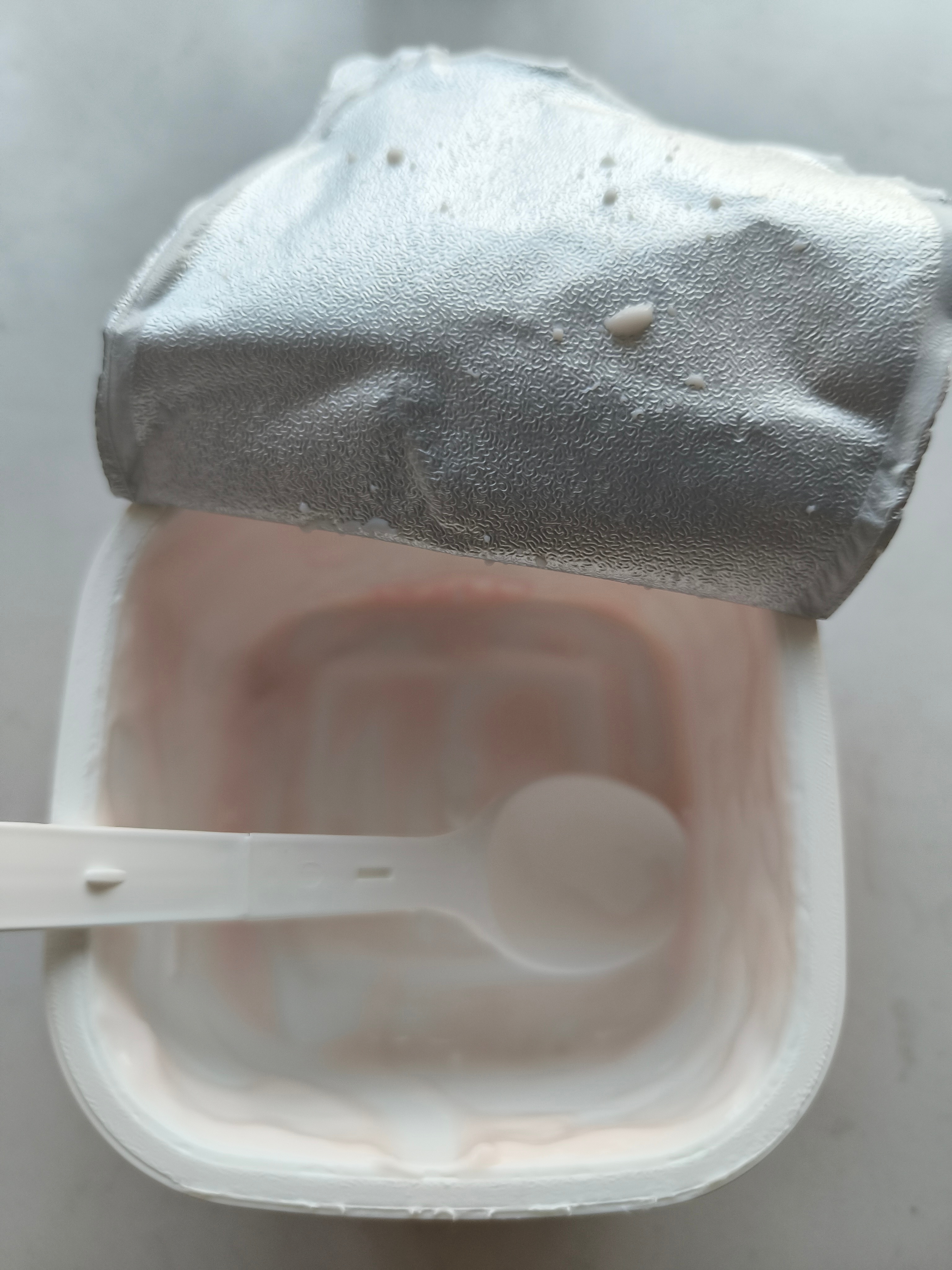 纯享樱花味新款，从打开到喝完，只用了一分钟，强推款成毅纯享全球品牌代言人