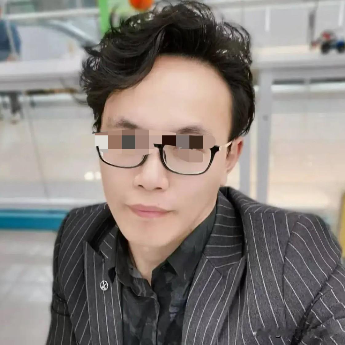 这该死的手术把我眼睛治坏了一只，现在我就是祈求老天能保佑我，让我在活着的时候做个