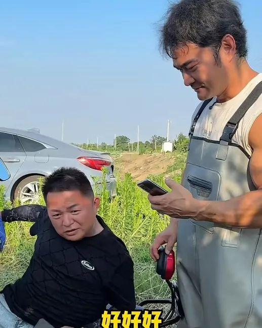 抽水机抽干的不是鱼塘
是全网的信任
李维刚这波血亏
比股市还刺激
 
当李维刚盯