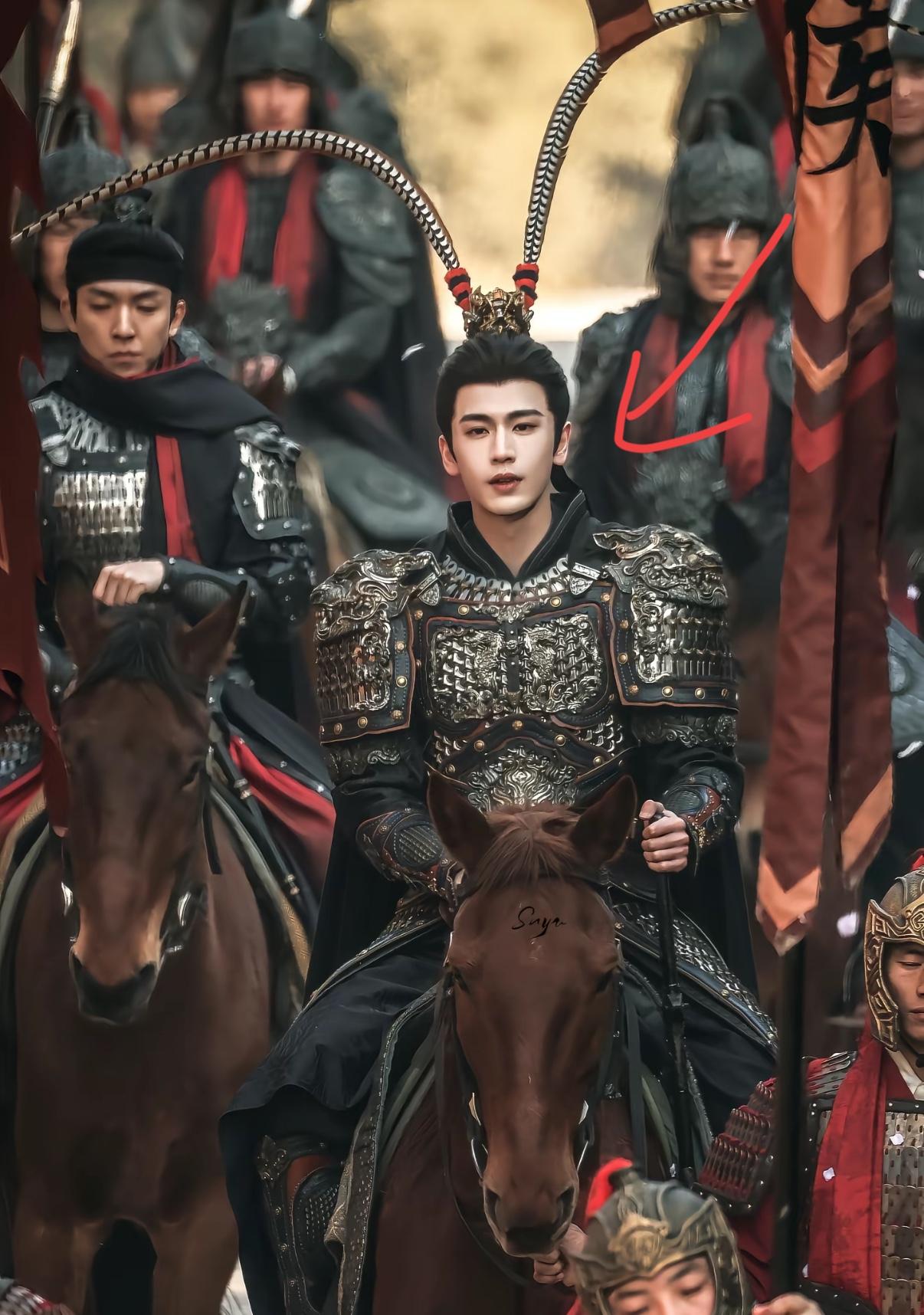 万万没想到！

当年把内娱骂得一文不值的人，

如今自己却成了圈内人！

这剧情