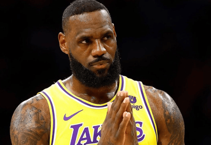 湖人官方：詹姆斯大概率出战今日比赛