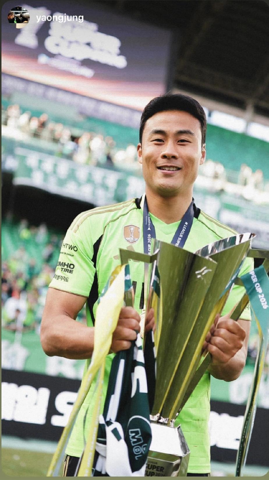 武汉三镇旧将朴志洙，以全北现代主力中卫身份，随队夺得2026韩国超级杯冠军。
 