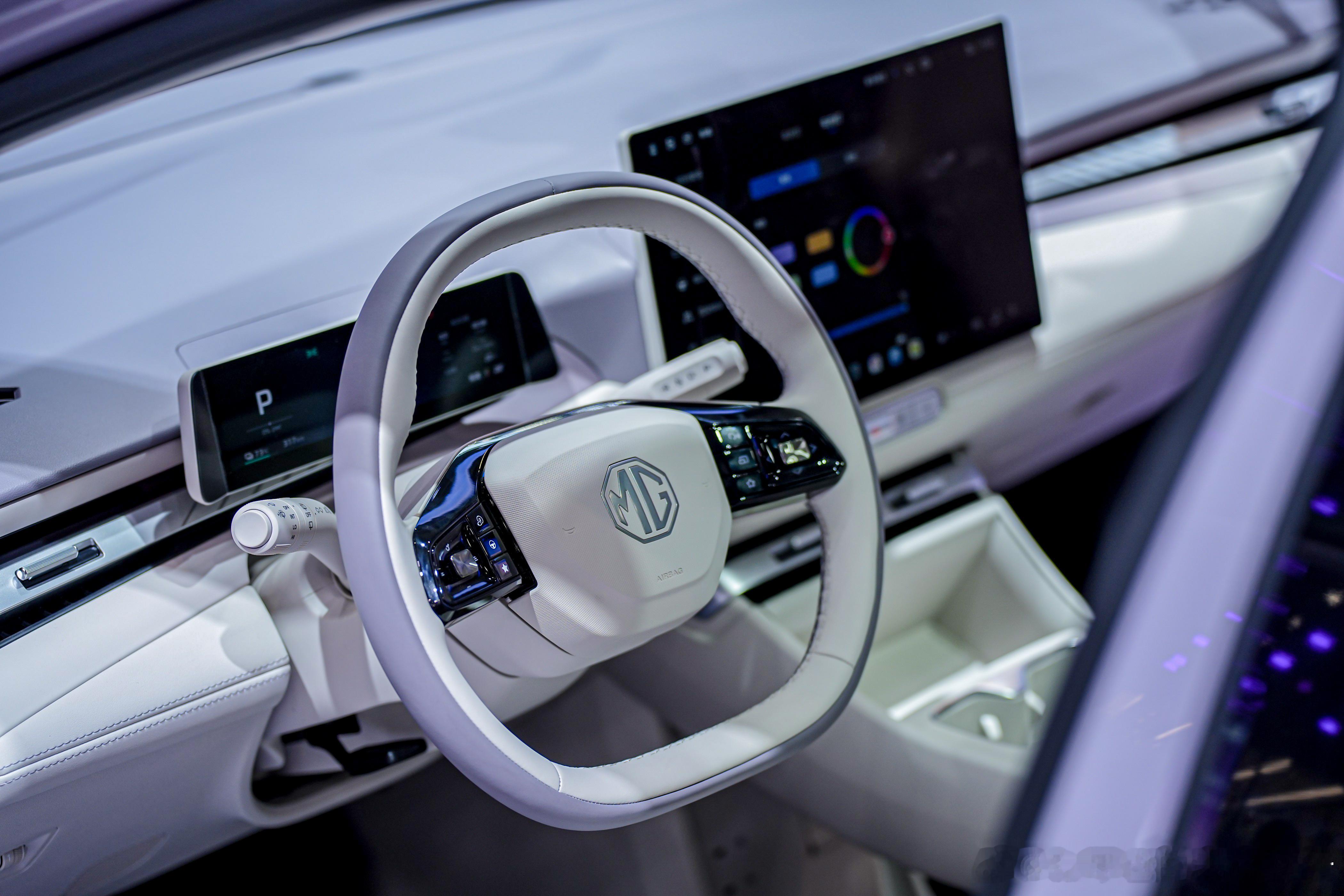 2026款MG4正式登场，限时补贴价仅6.58万元起。这一次，它不是简单降价，而