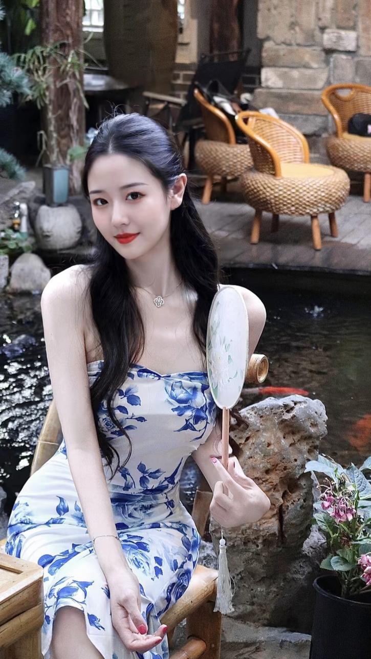 千万不能让情绪击垮自己，朋友们，听我一句劝啊。

事儿压不垮咱们，但情绪真能。一