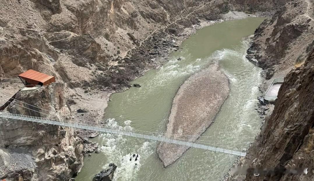 [锦鲤到来]2个人就可以开吐槽大会

说的不好听一点是负能量，说的好听一点是在吐