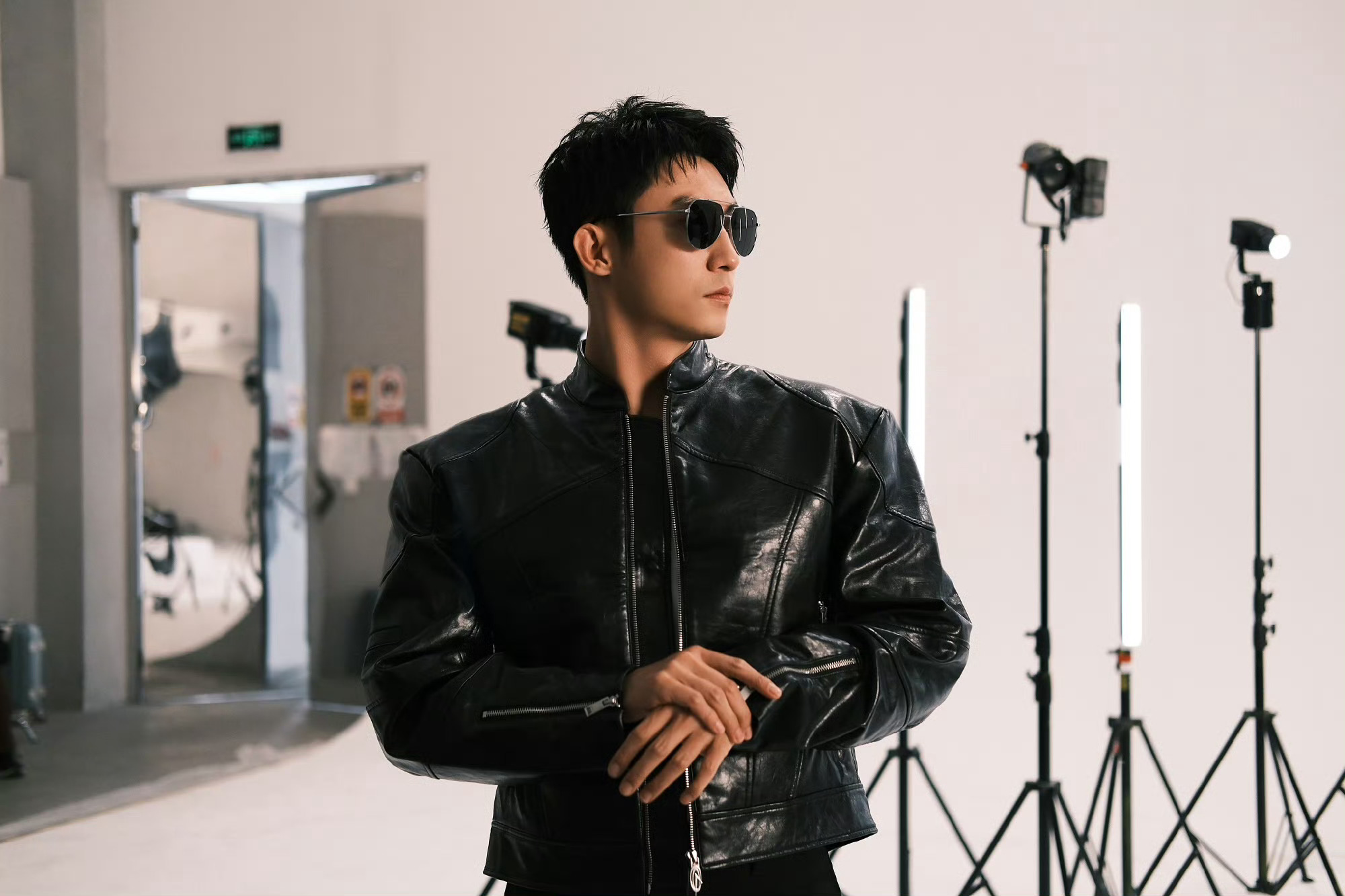 黄景瑜工作室发文回应狗仔曝黄景瑜王玉雯恋情 爆料 ：感谢关注，网传内容不属实，只