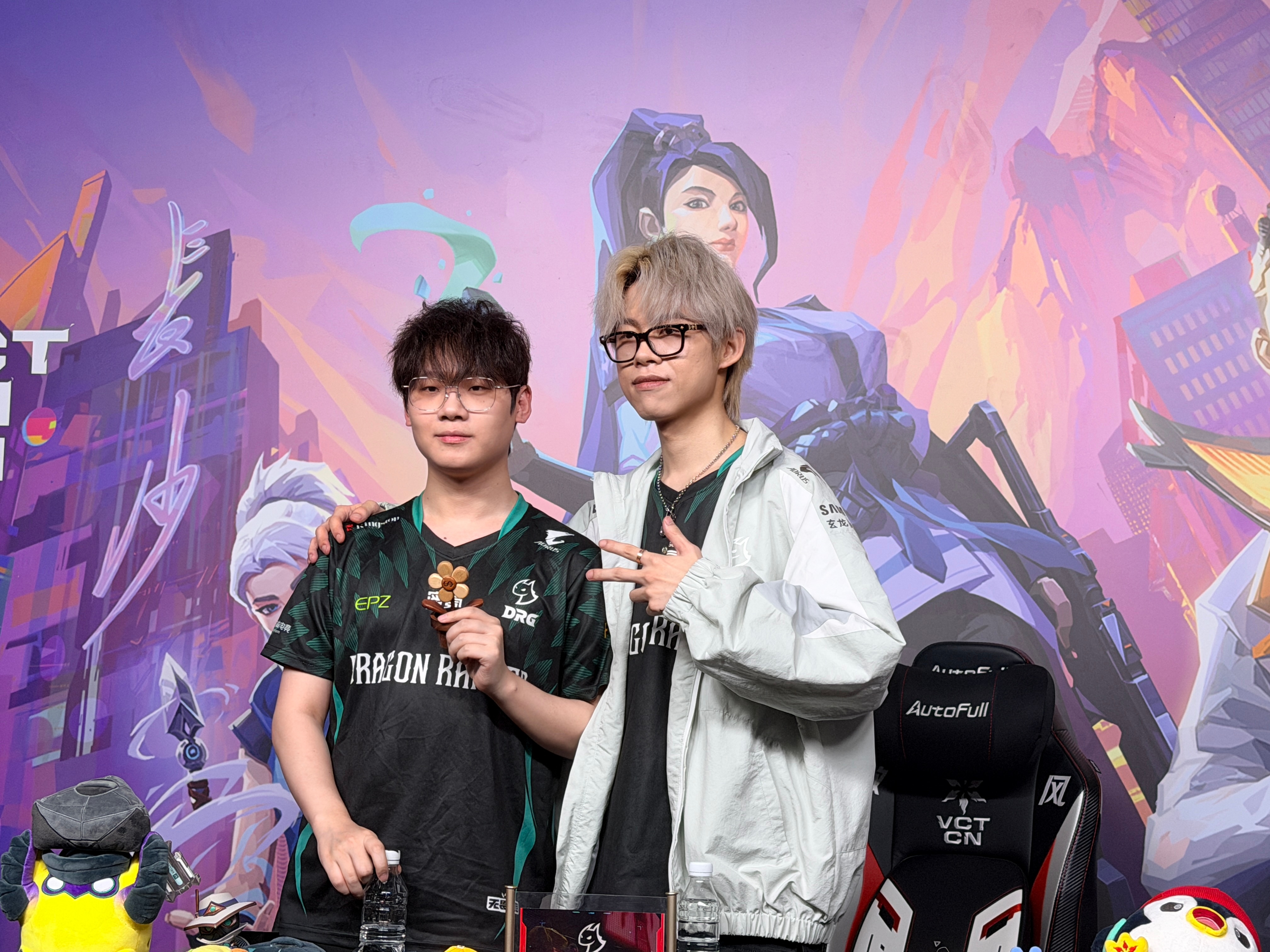 DRG无畏契约 和的赛后合照来啦DRG排位赛战胜JDGJDG排位赛对阵DRG20