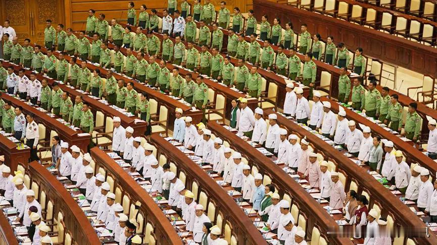 半岛电视台、《日经亚洲》3月16日报道，缅甸自2021年政变后首次召开议会。20