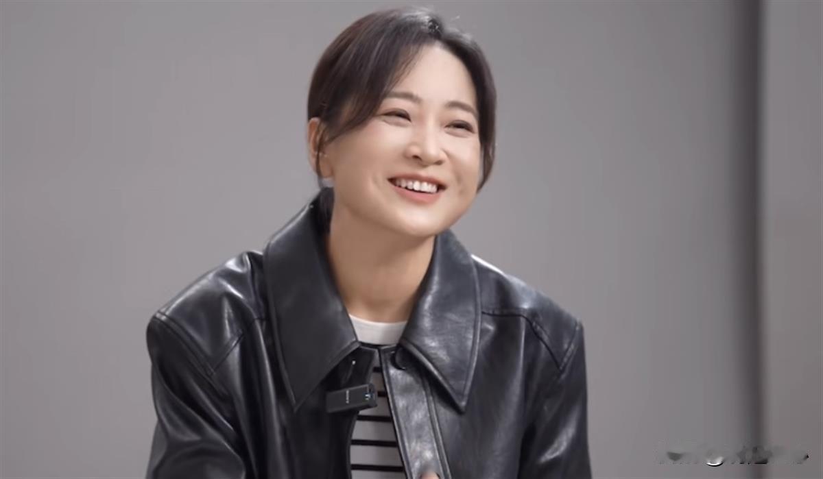 因为贾玲新电影《热辣滚烫》的大银幕首秀，一切热度都被贾玲承包了，我还记得她在微博