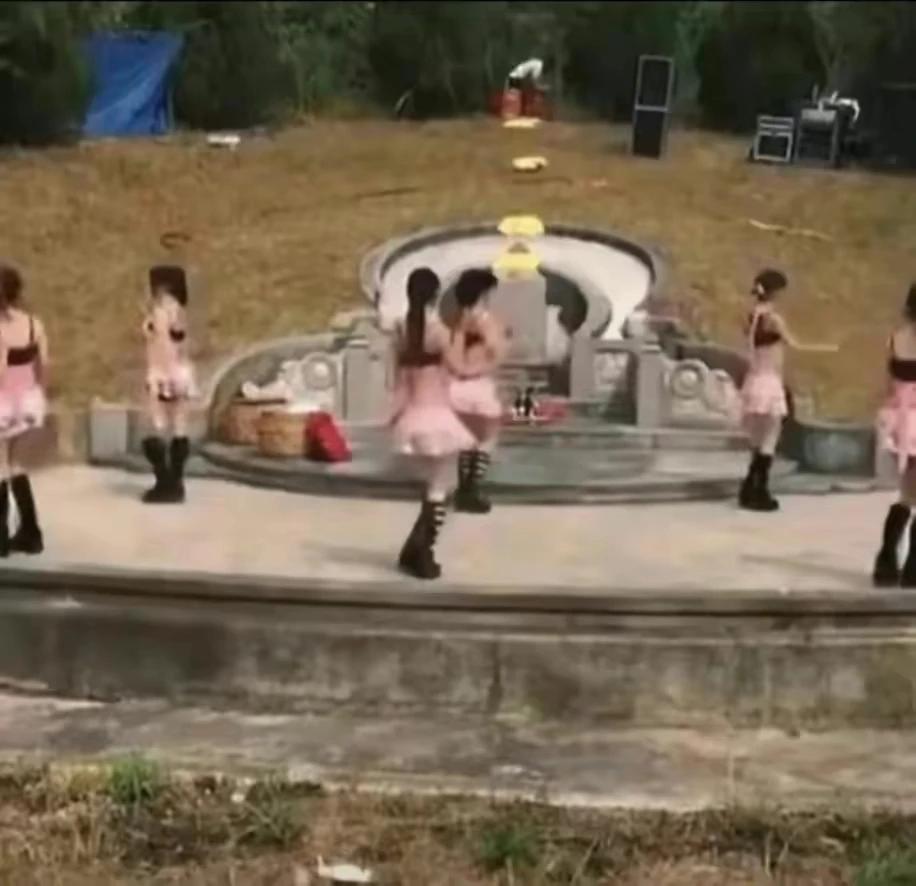 看来这些孙子们还是知道老太爷喜欢什么，爱好什么的。[捂脸][捂脸][捂脸]
