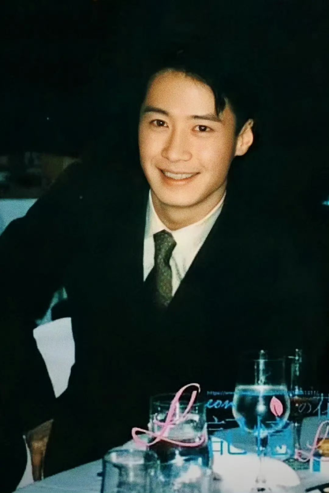 #黎明是一种形容词#不需要加花里胡哨的形容词来形容黎明的帅，因为黎明已经帅成了形