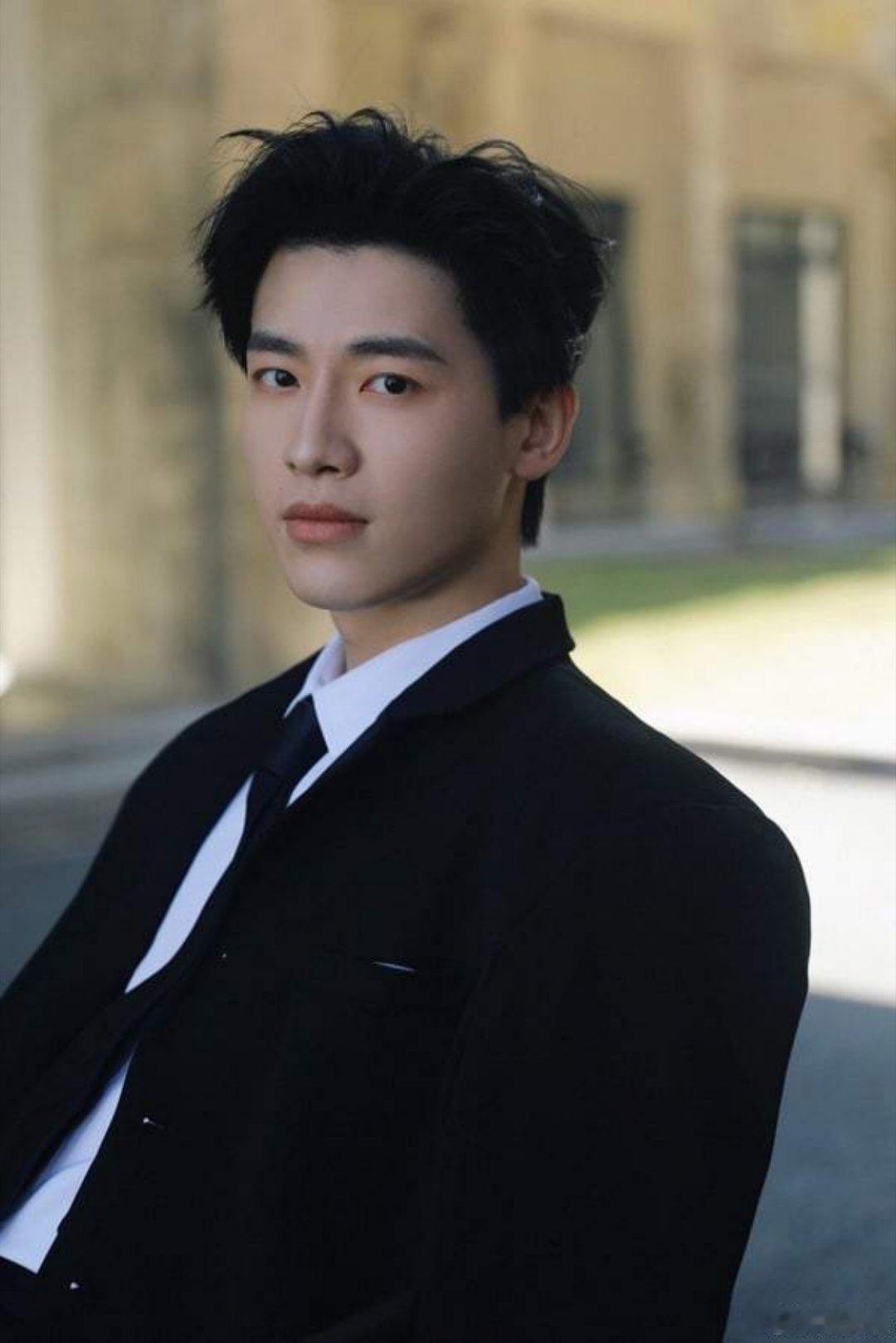 辛云来暴瘦状态辛云来这波瘦身太狠了！为角色两周狂甩15斤，脸颊凹陷棱角分明，古装